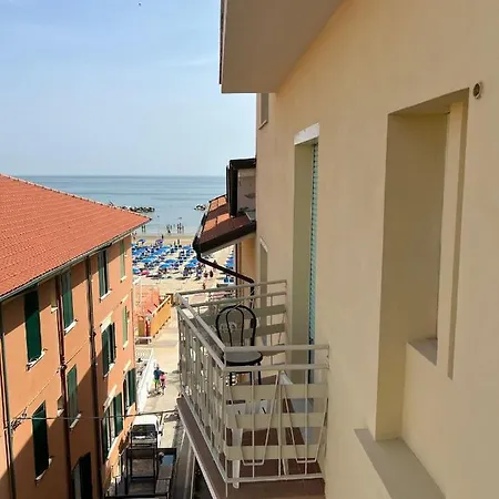 Il Gabbiano Sul Mare Hotel